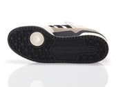  Forum Low Cl - Sneakers uomo Adidas. Disponibile in diverse taglie: 46, 42, 43, 45 e colori marrone chiaro, nero, bianco sporco