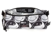  Benchmark Smiley - Astucci unisex Eastpak. Disponibile in diverse taglie:  e colori bianco, nero. YOUSPORTY.