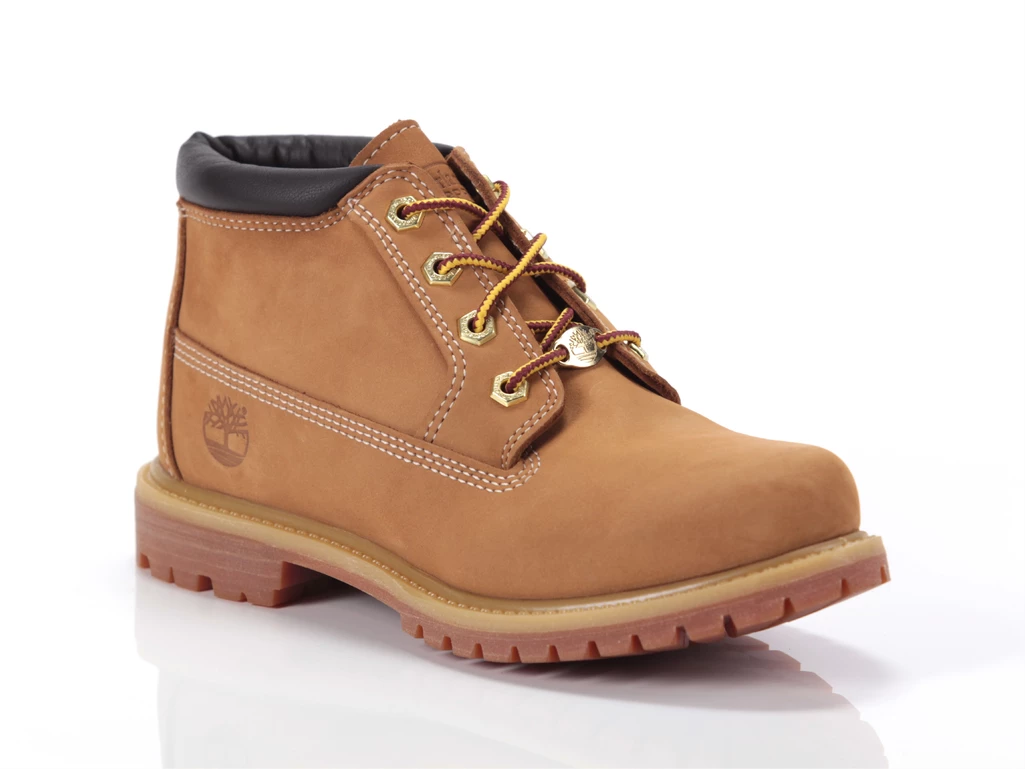  Nellie Waterproof Chukka - Boots donna Timberland. Disponibile in diverse taglie: 40, 37 e colori marrone. YOUSPORTY.