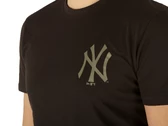  Mlb Left Chest Team Logo New York Yankees - T-Shirt uomo New Era. Disponibile in diverse taglie: m, s e colori nero, verde. YOU