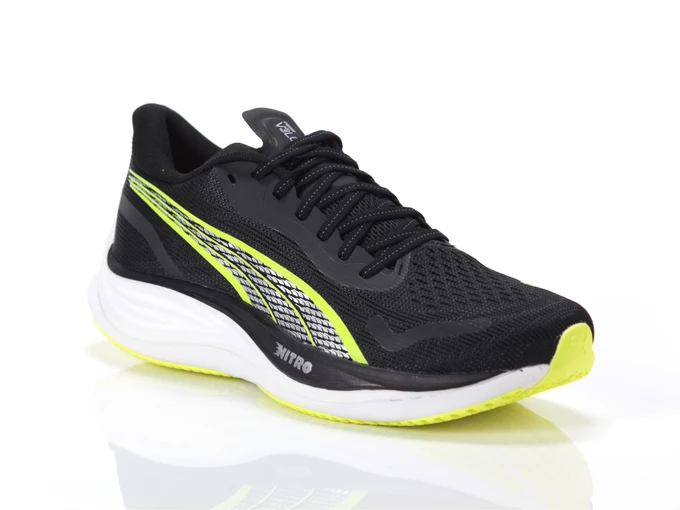 Velocity Nitro - Sneakers uomo Puma. Disponibile in diverse taglie: 40, 41, 42, 43, 44, 45 e colori ghiaccio, bianco, nero. YOU