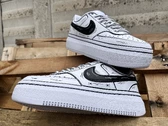  Court Vision Platform Comics Swoosh Black - Sneakers donna Nike. Disponibile in diverse taglie: 42 e colori bianco, nero. YOUSP