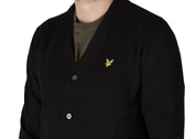  Cotton Merino V Neck Cardigan Jet Black - Felpe uomo Lyle & Scott. Disponibile in diverse taglie: s e colori nero. YOUSPORTY.