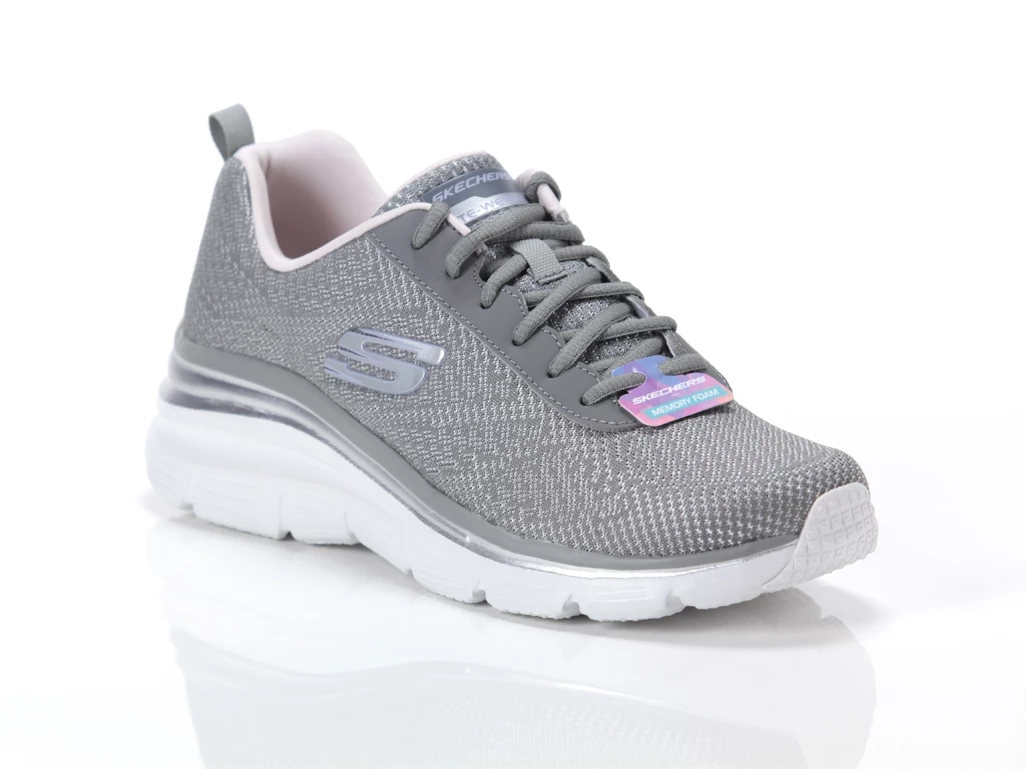  FASHION FIT - Sneakers donna Skechers. Disponibile in diverse taglie: 40 e colori grigio. YOUSPORTY.