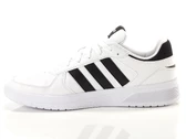  Courtbeat - Sneakers uomo Adidas. Disponibile in diverse taglie: 46, 40, 41, 42, 43, 44, 45 e colori bianco, nero. YOUSPORTY.