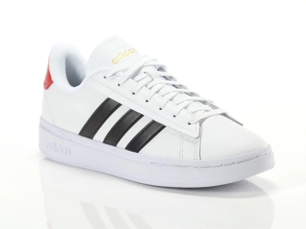  Grand Court Alpha - Sneakers uomo Adidas. Disponibile in diverse taglie: 46, 40, 41, 42, 43, 44, 45 e colori rosso, bianco, ner
