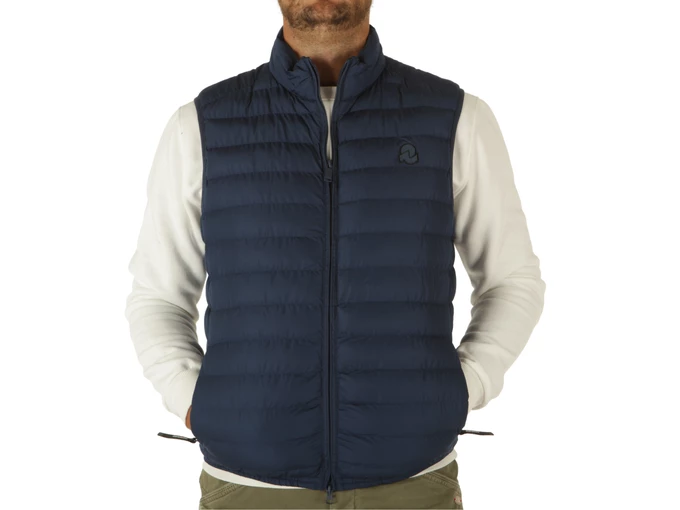  Gilet Basico Polycarbon Finish - Gilet uomo Invicta. Disponibile in diverse taglie: l e colori blu. YOUSPORTY.