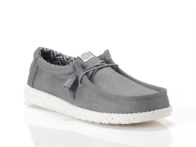  Wally Stretch Canvas - Sneakers uomo Hey Dude. Disponibile in diverse taglie: 40, 41, 42, 43, 44, 45 e colori grigio. YOUSPORTY