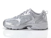  530 - Sneakers unisex uomo New Balance. Disponibile in diverse taglie: 40, 41, 42, 37, 38, 39 e colori grigio, argento. YOUSPOR