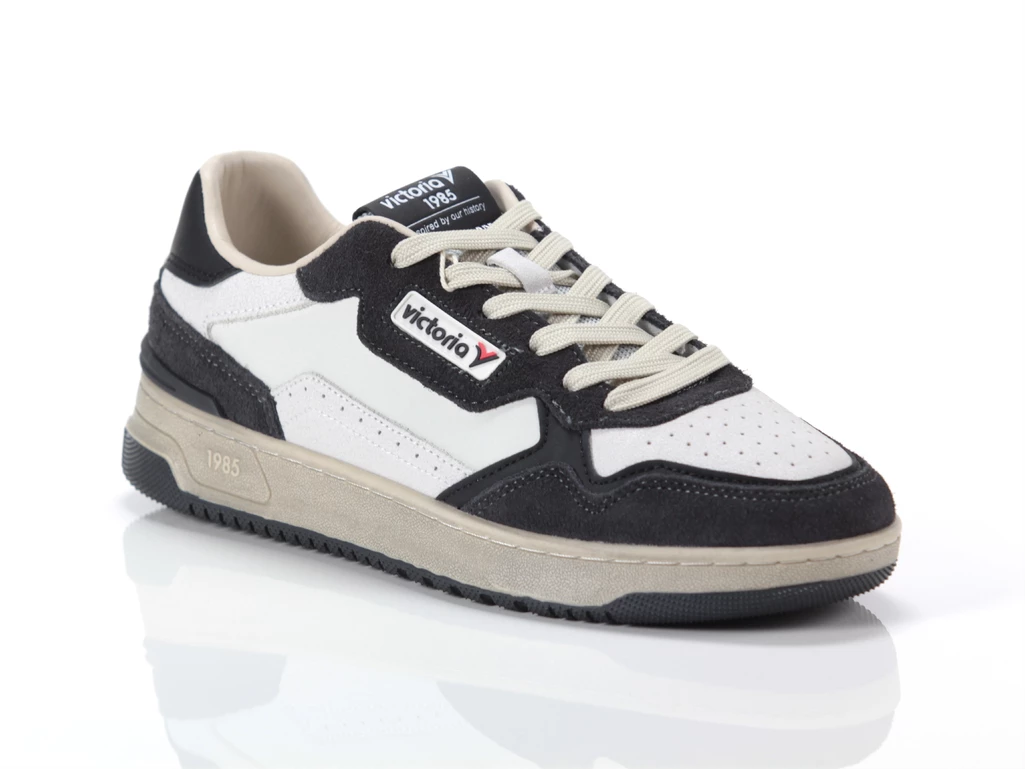  Victoria Negro - Sneakers uomo Victoria. Disponibile in diverse taglie: 40, 41, 42 e colori bianco, nero. YOUSPORTY.