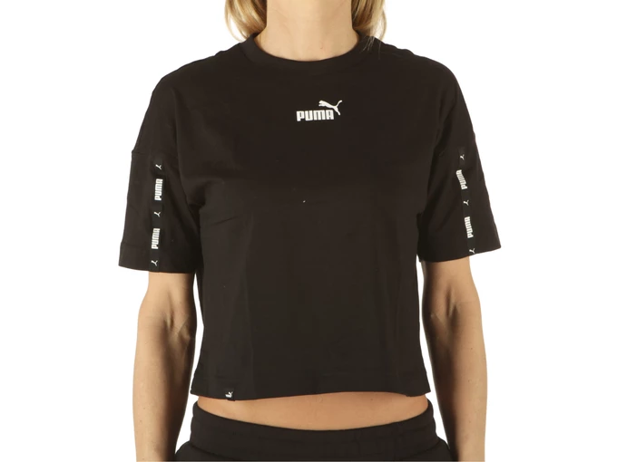  Puma Power Tape Cropped Logo Tee - T-Shirt donna Puma. Disponibile in diverse taglie:  e colori bianco, nero. YOUSPORTY.