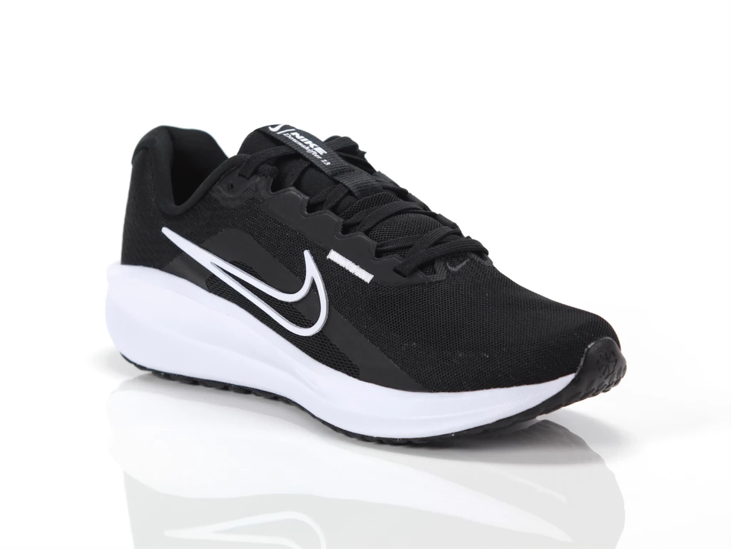  DOWNSHIFTER 13 - Running uomo Nike. Disponibile in diverse taglie: 46, 40, 41, 42, 43, 44, 45 e colori nero. YOUSPORTY.