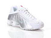 NIKE SHOX R4 - Sneakers uomo Nike. Disponibile in diverse taglie: 46, 40, 41, 42, 43, 44, 45 e colori argento, bianco. YOUSPORT  NIKE SHOX R4 - Sneakers uomo Nike. Disponibile in diverse taglie: 46, 40, 41, 42, 43, 44, 45 e colori argento, bianco. YOUSPORT