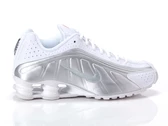 NIKE SHOX R4 - Sneakers uomo Nike. Disponibile in diverse taglie: 46, 40, 41, 42, 43, 44, 45 e colori argento, bianco. YOUSPORT  NIKE SHOX R4 - Sneakers uomo Nike. Disponibile in diverse taglie: 46, 40, 41, 42, 43, 44, 45 e colori argento, bianco. YOUSPORT