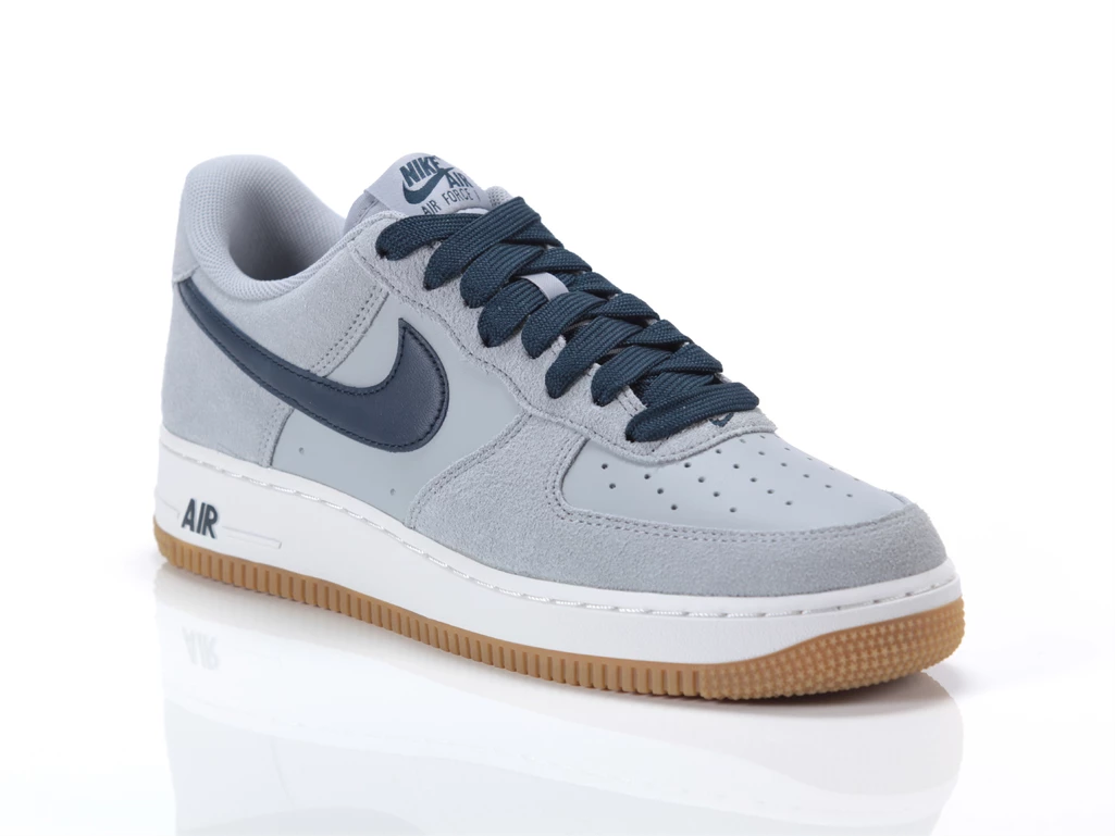  Air Force 1 '07 LV8 1 - Sneakers uomo Nike. Disponibile in diverse taglie: 46, 40, 41, 42, 43, 44, 45 e colori grigio, blu. YOU
