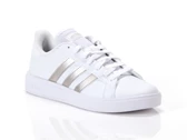  URBAN COURT BASE 2.0 - Sneakers donna Adidas. Disponibile in diverse taglie: 40, 41, 36, 37, 38, 39 e colori argento, bianco. Y