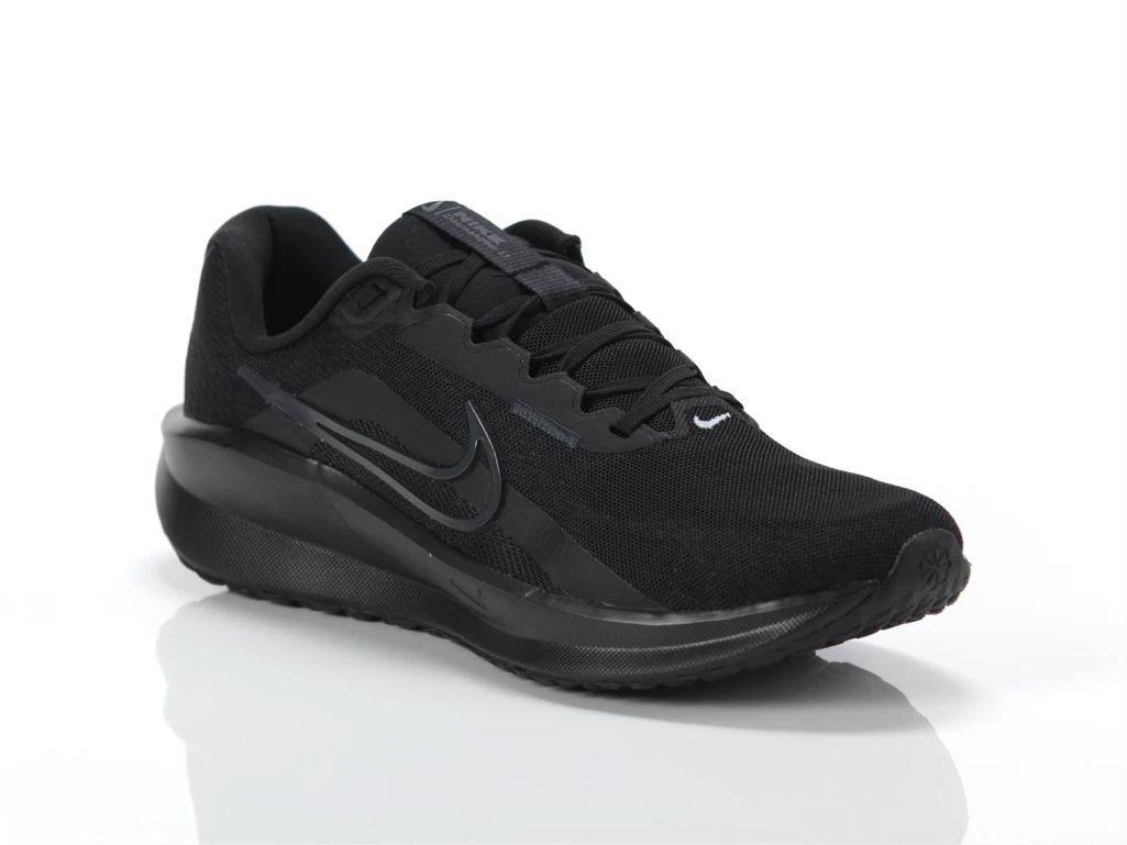 DOWNSHIFTER 13 - Running uomo Nike. Disponibile in diverse taglie: 46, 40, 41, 42, 43, 44, 45 e colori nero. YOUSPORTY.