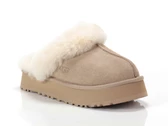  Disquette - Boots donna UGG. Disponibile in diverse taglie: 40, 41, 36, 37, 38, 39 e colori sabbia. YOUSPORTY.