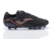  AGUILA - Calcio uomo Joma. Disponibile in diverse taglie: 40, 41, 42, 43, 44, 45 e colori nero, arancione. YOUSPORTY.
