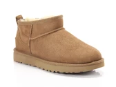  W Classic Ultra Mini - Boots donna UGG. Disponibile in diverse taglie: 40 e colori beige, marrone chiaro. YOUSPORTY.