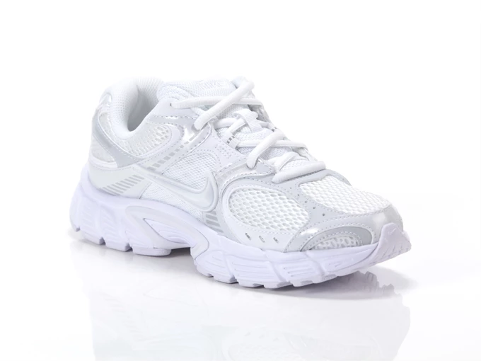  W NIKE V5 RNR - Sneakers donna Nike. Disponibile in diverse taglie:  e colori bianco. YOUSPORTY.