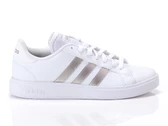  URBAN COURT BASE 2.0 - Sneakers donna Adidas. Disponibile in diverse taglie: 40, 41, 36, 37, 38, 39 e colori argento, bianco. Y