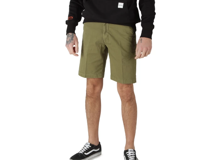  Bermuda - Bermuda uomo Markup. Disponibile in diverse taglie: 46, 48, 50, 52 e colori verde. YOUSPORTY.