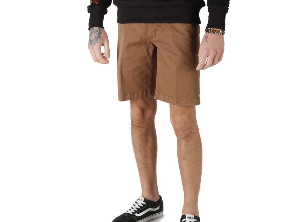  Bermuda - Bermuda uomo Markup. Disponibile in diverse taglie: 46, 48, 50, 52 e colori marrone. YOUSPORTY.