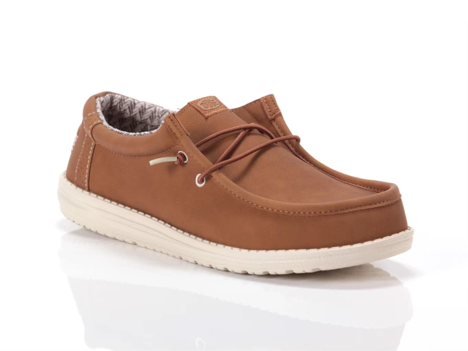  Wally Classic Tan - Sneakers uomo Hey Dude. Disponibile in diverse taglie: 40, 41, 42, 43, 44, 45 e colori marrone. YOUSPORTY.