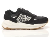  5740 Black - Sneakers donna New Balance. Disponibile in diverse taglie: 37 e colori beige, nero. YOUSPORTY.