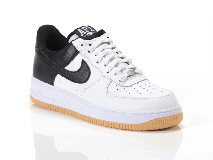  AIR FORCE 1 '07 LV8 - Sneakers uomo Nike. Disponibile in diverse taglie: 46, 40, 41, 42, 43, 44, 45 e colori bianco, nero. YOUS