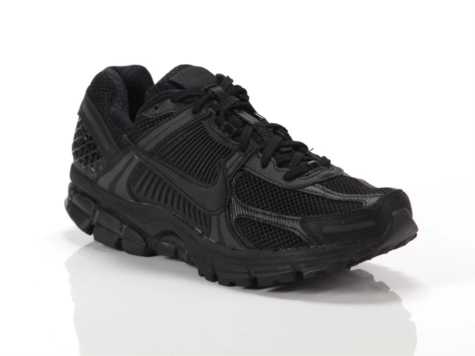  Nike Zoom Vomero 5 - Sneakers uomo Nike. Disponibile in diverse taglie: 46, 41, 42, 43, 44, 45 e colori nero. YOUSPORTY.