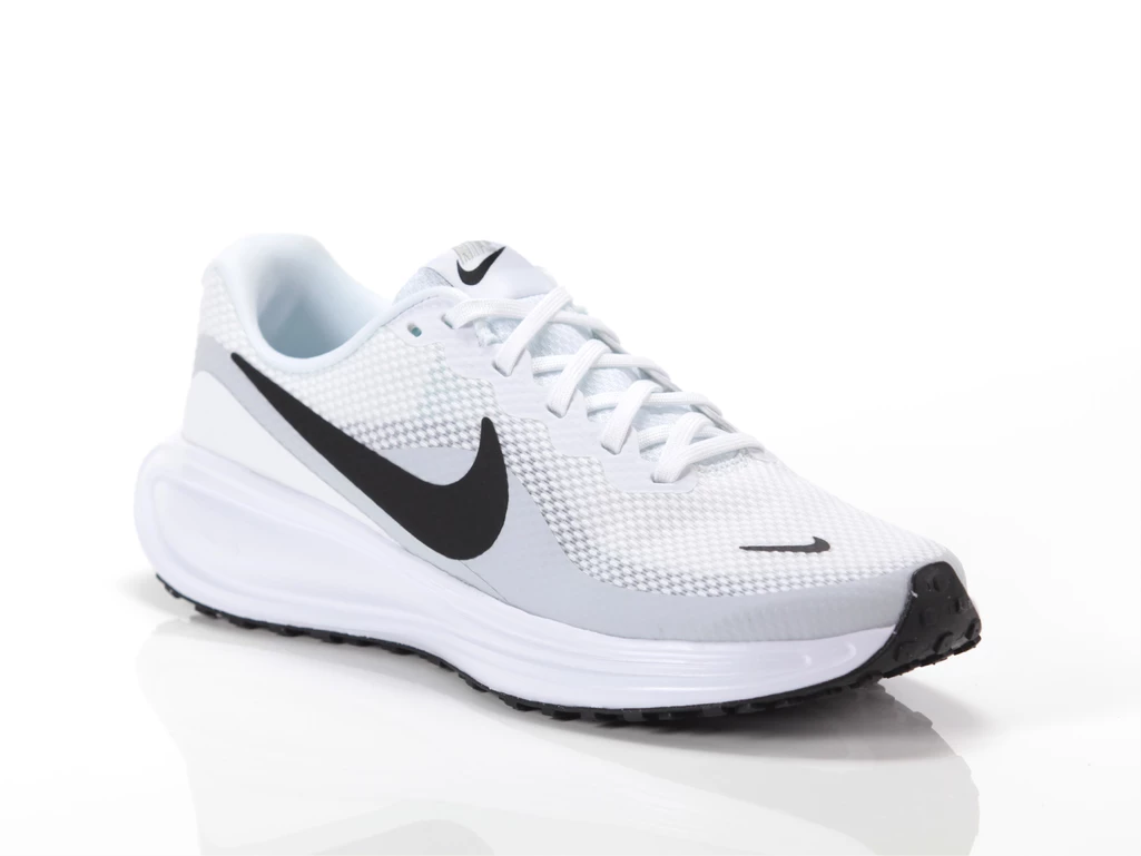  Nike Revolution 8 - Sneakers uomo Nike. Disponibile in diverse taglie: 46, 41, 42, 43, 44, 45 e colori bianco, nero. YOUSPORTY.