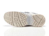  725 - Sneakers unisex New Balance. Disponibile in diverse taglie: 40, 41, 42, 37, 38, 39 e colori argento, bianco. YOUSPORTY.