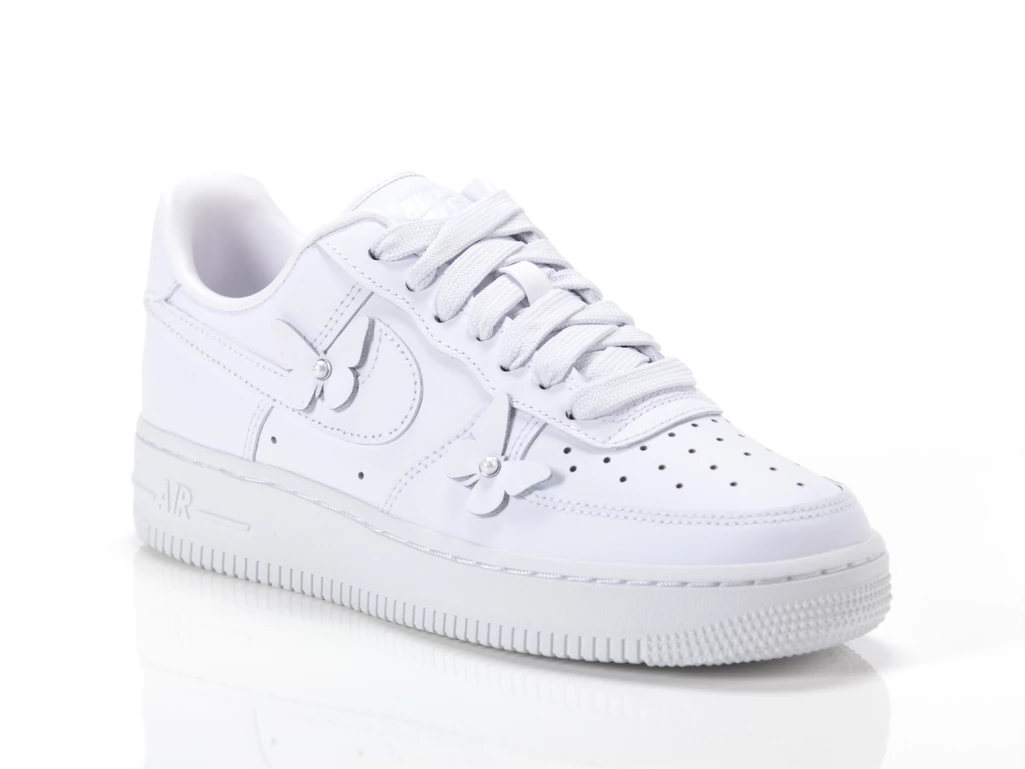  WMNS Air Force 1 Lo Ice - Sneakers donna Nike. Disponibile in diverse taglie: 40, 41, 36, 37, 38, 39 e colori bianco panna. YOU