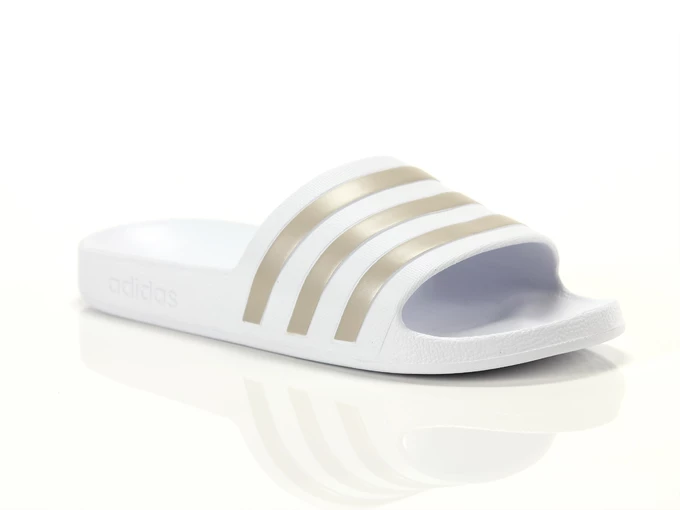  Adilette Aqua - Ciabatte unisex Adidas. Disponibile in diverse taglie: 40, 41, 37, 38, 39 e colori bronzo, bianco. YOUSPORTY.