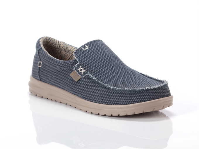  Mikka Braided - Sneakers uomo Hey Dude. Disponibile in diverse taglie: 40, 41, 42, 43, 44, 45 e colori blu navy. YOUSPORTY.