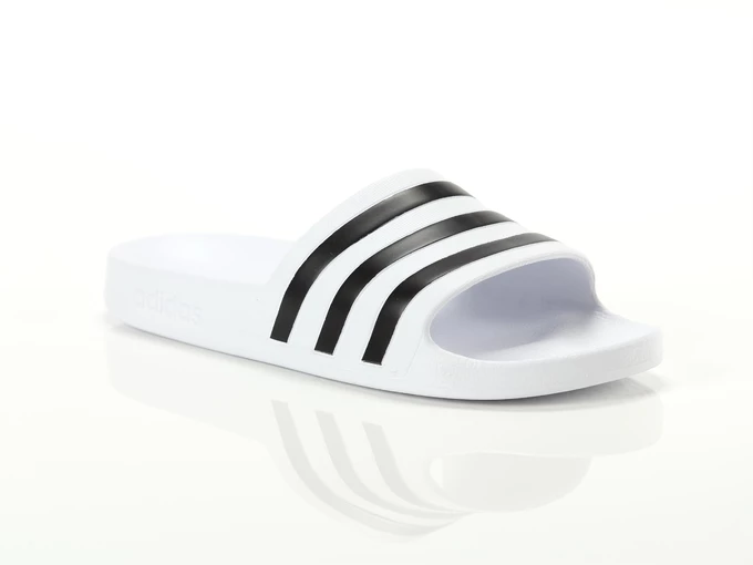  Adilette Aqua - Ciabatte unisex Adidas. Disponibile in diverse taglie: 40, 41, 42, 43, 44, 45 e colori bianco, nero. YOUSPORTY.
