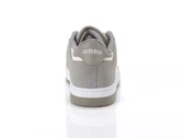  Rapid Court Low - Sneakers uomo Adidas. Disponibile in diverse taglie: 46, 40, 41, 42, 43, 44, 45 e colori grigio, bianco. YOUS