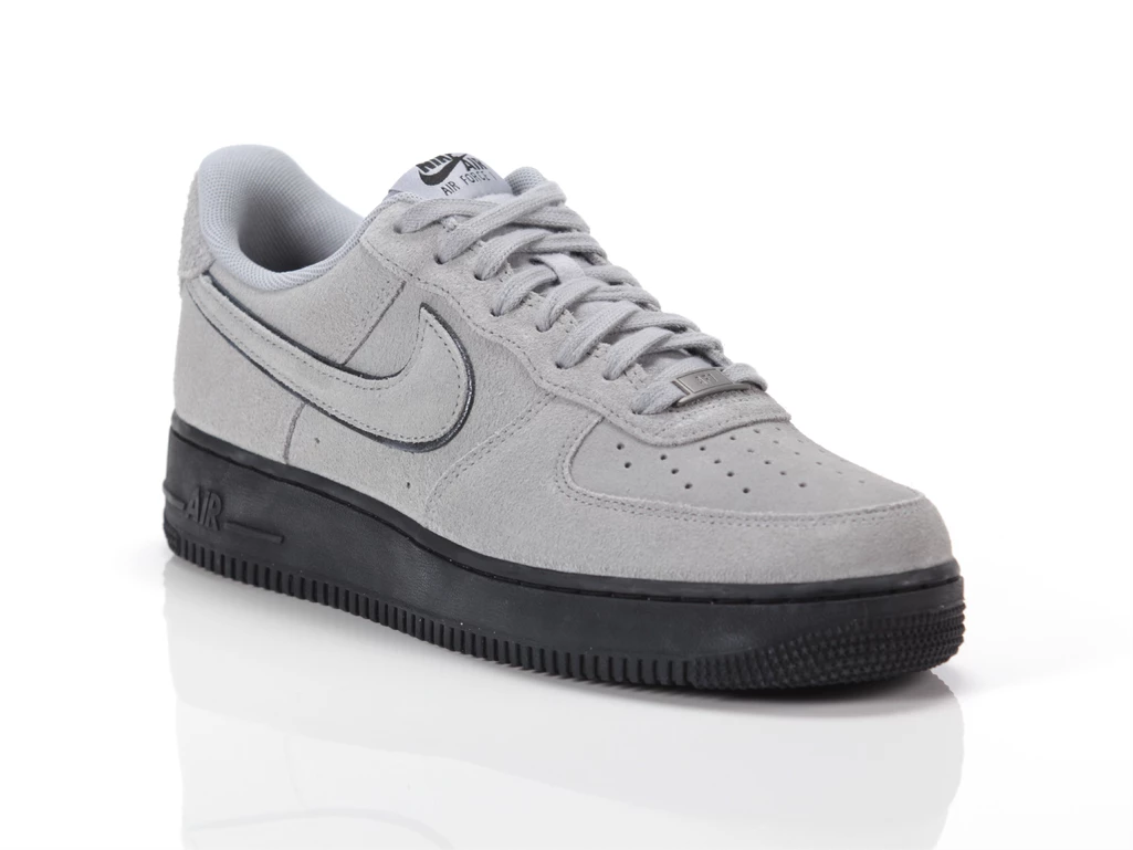 Nike AIR FORCE 1'07 LV8 homme HQ1966 001
