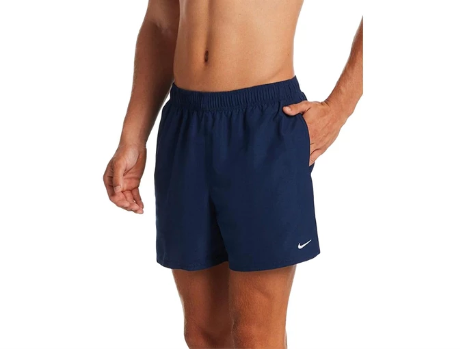  Essentials Navy - Costumi uomo Nike. Disponibile in diverse taglie: l e colori blu. YOUSPORTY.