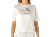  Burn Slow - T-Shirt donna Vans. Disponibile in diverse taglie: xs e colori bianco. YOUSPORTY.