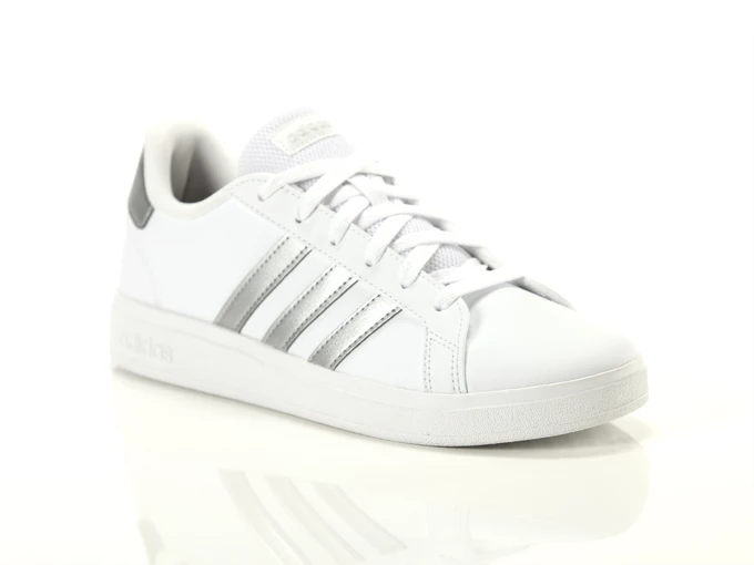  Grand Court 2.0 K - Sneakers donna Adidas. Disponibile in diverse taglie: 36, 37, 38 e colori argento, bianco. YOUSPORTY.