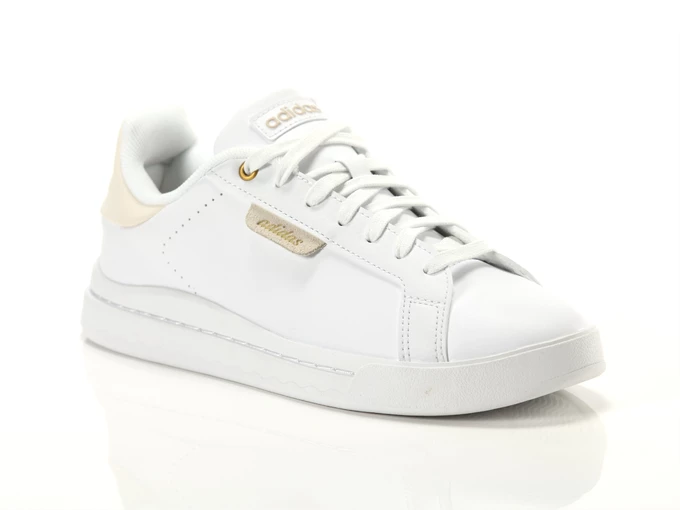  Court Silk - Sneakers donna Adidas. Disponibile in diverse taglie: 36, 37, 38, 39 e colori beige, bianco. YOUSPORTY.
