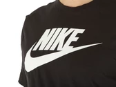  T-Shirt Sportswear - T-Shirt uomo Nike. Disponibile in diverse taglie: m, s, xl e colori bianco, nero. YOUSPORTY.
