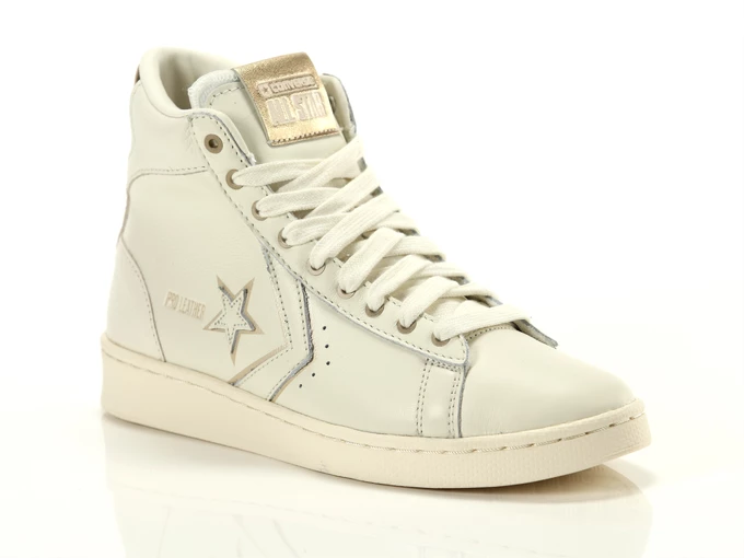  Pro Leather Egret Light Gold - Sneakers donna Converse. Disponibile in diverse taglie: 36 e colori bianco panna, bronzo antico.