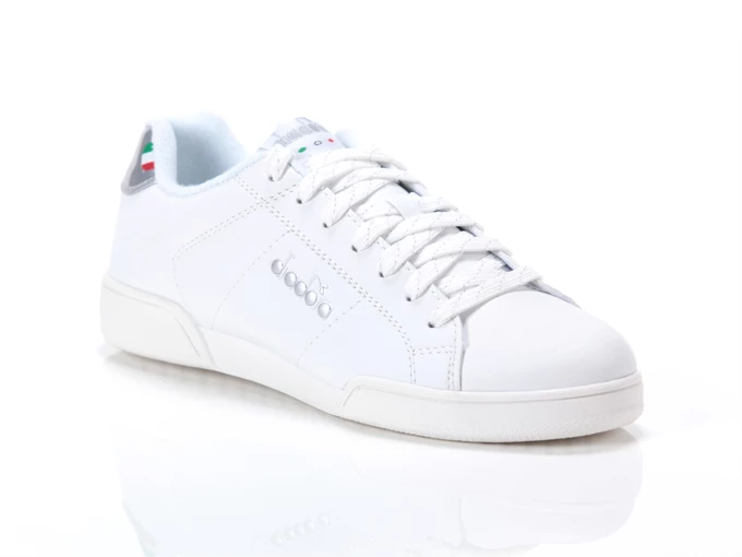  Impulse - Sneakers donna Diadora. Disponibile in diverse taglie: 40, 41, 37, 38, 39 e colori bianco panna, argento. YOUSPORTY.
