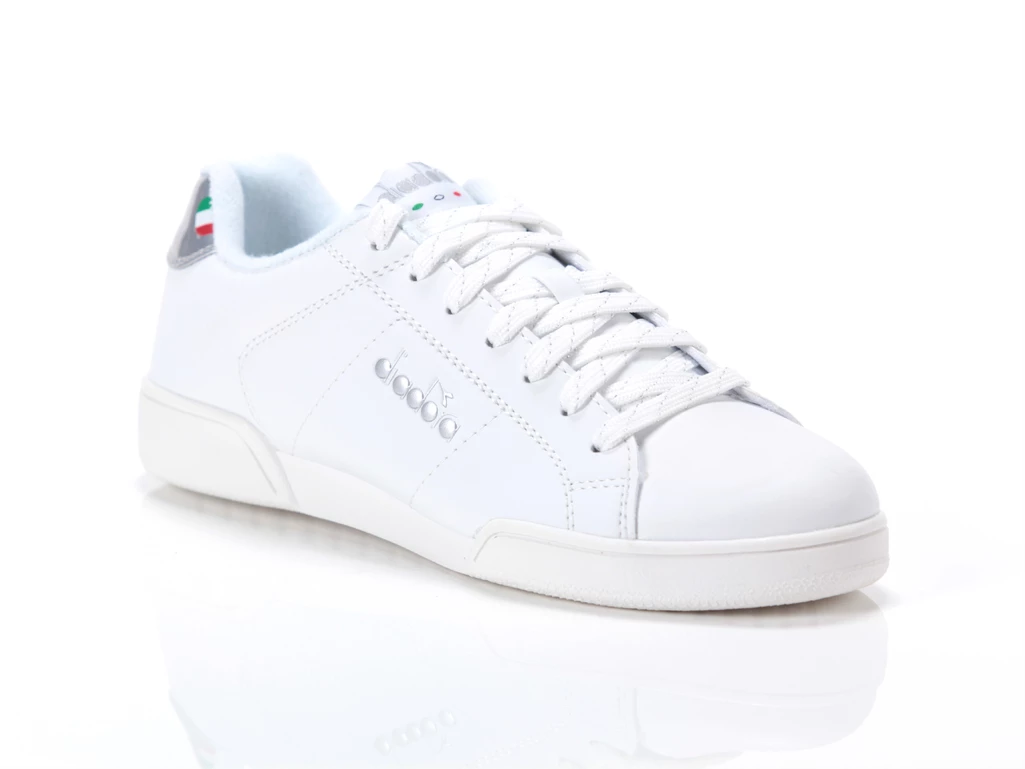  Impulse - Sneakers donna Diadora. Disponibile in diverse taglie: 40, 41, 37, 38, 39 e colori bianco panna, argento. YOUSPORTY.