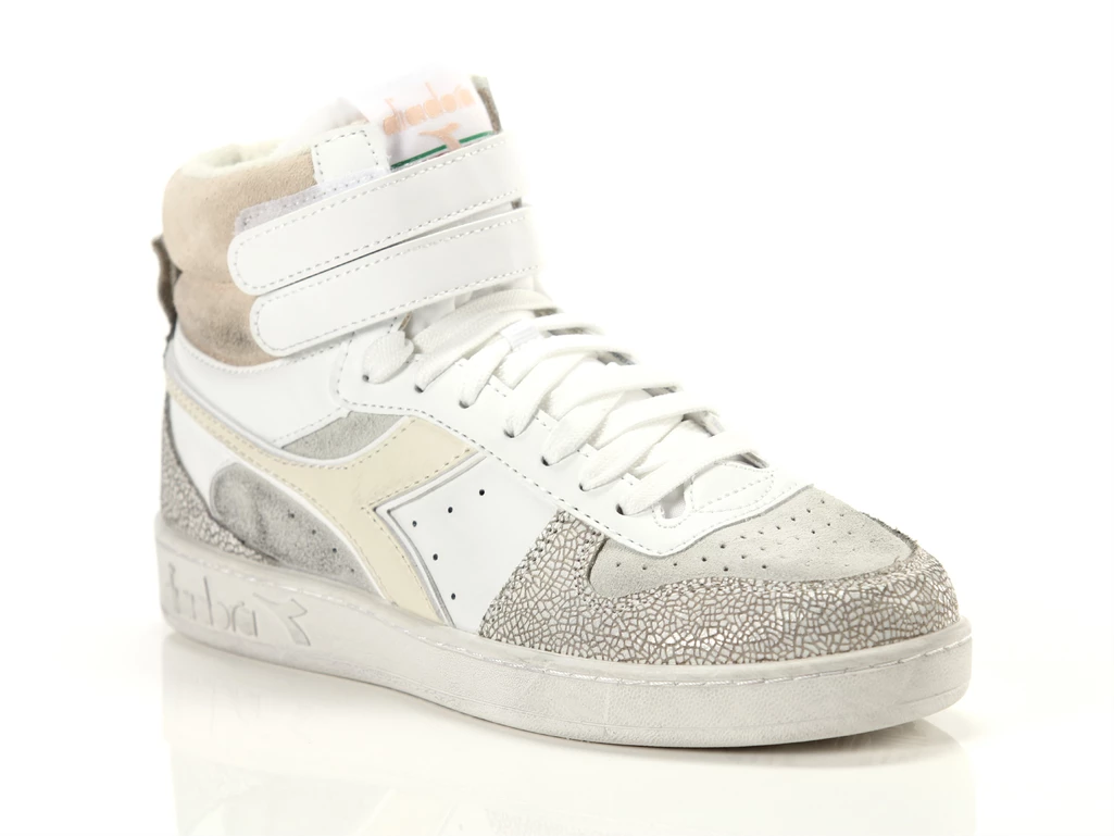  Magic basket Mid icona Wn Whisper White - Sneakers donna Diadora. Disponibile in diverse taglie: 36 e colori cipria, bianco spo