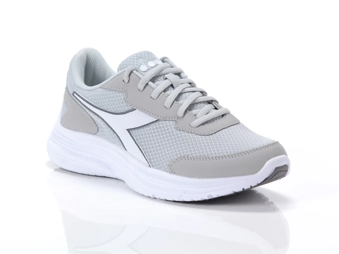  EAGLE 7 W - Sneakers donna Diadora. Disponibile in diverse taglie: 40, 36, 38 e colori grigio, bianco. YOUSPORTY.